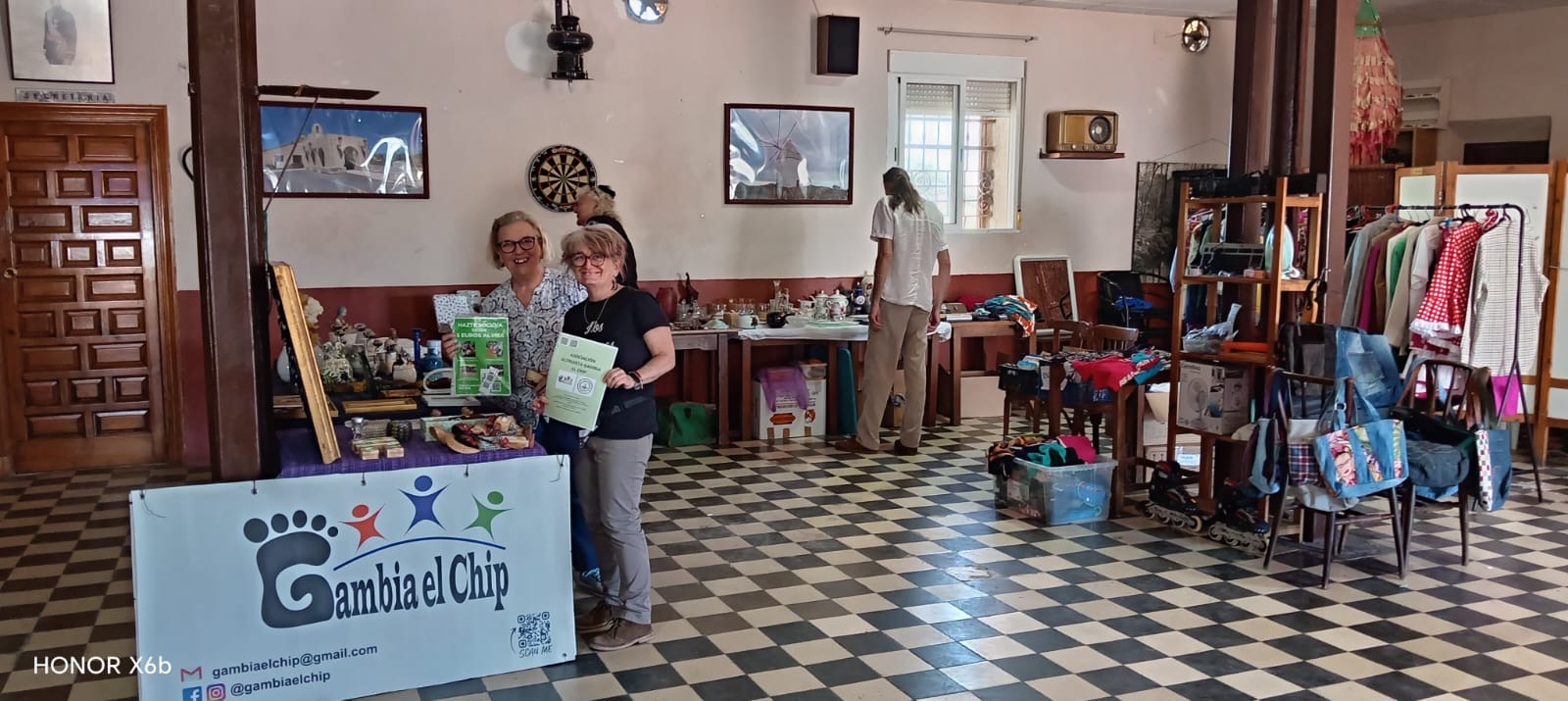 Puesto venta benéfica